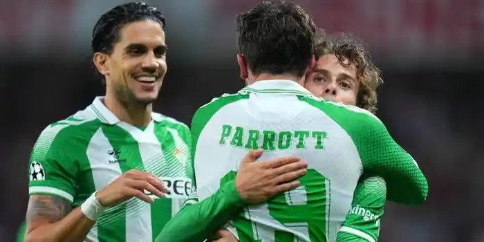 El Betis vuelve con victoria a la máxima competición europea (2-3)
